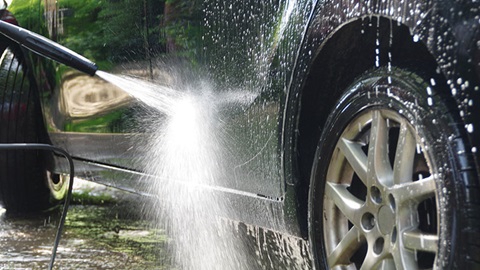 auto wassen met hogedrukreiniger